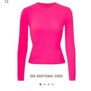 ISO SKIMS FITS EVERYBODY LONG SLEEVE NEON PINK